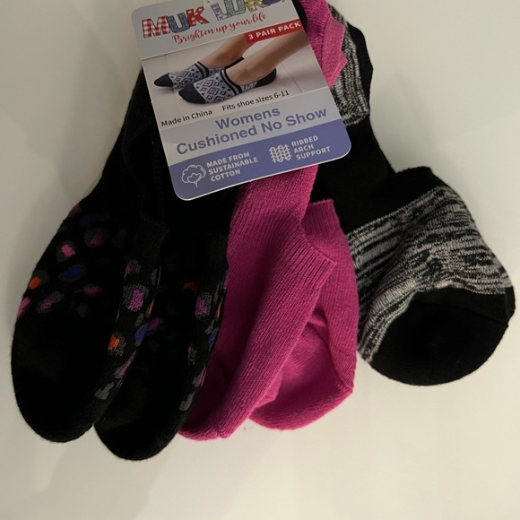 New with tags,no show Muk Luks socks - Picture 4 of 5